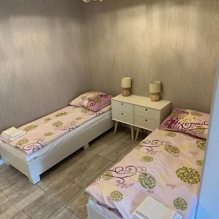 Czerwona Roza 3*